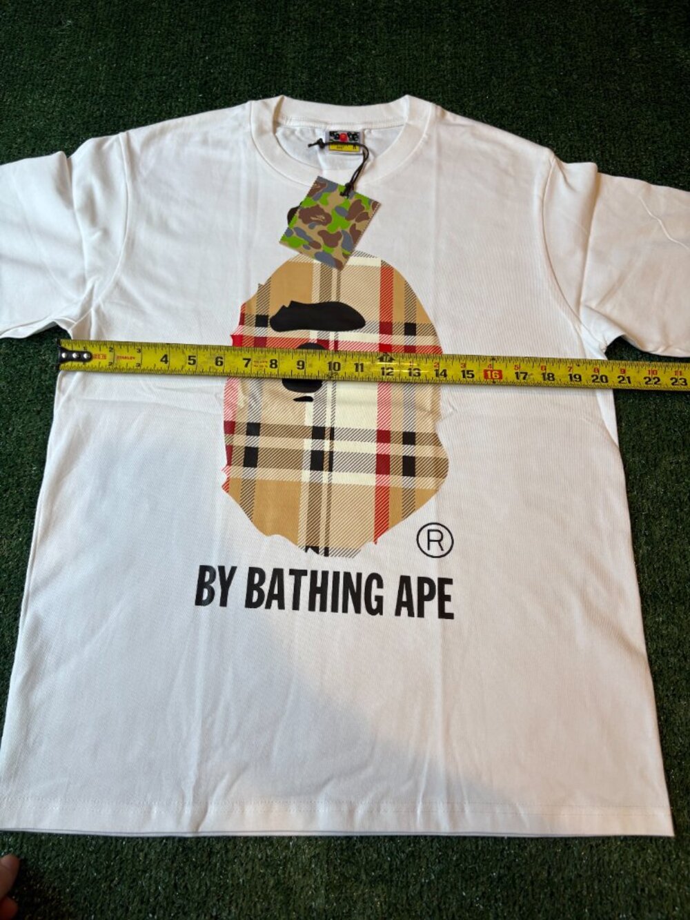 BAPE Plaid Ape Head Graphic Tee White NWT - Picture 6 of 9